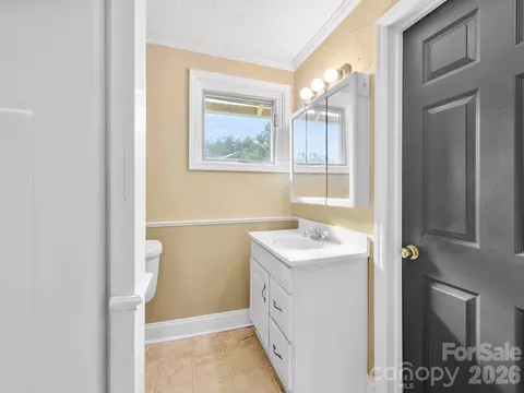 Bath - 25 Bailey Rd, Candler, NC 28715 photo 1 of 2