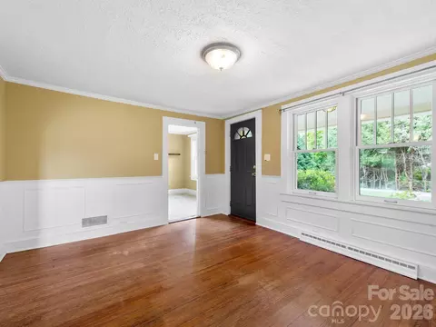 Living - 25 Bailey Rd, Candler, NC 28715 photo 3 of 7