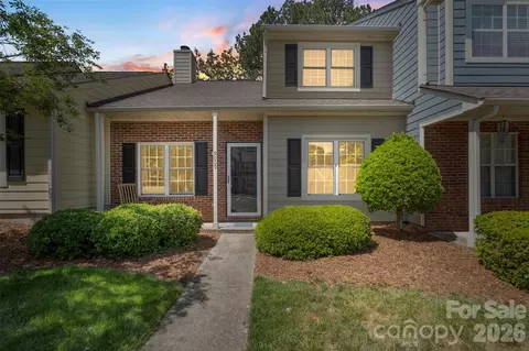 9005 Four Mile Creek Rd, Charlotte, NC 28277