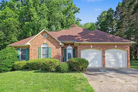 104 Provincial Rd, Gastonia, NC 28056