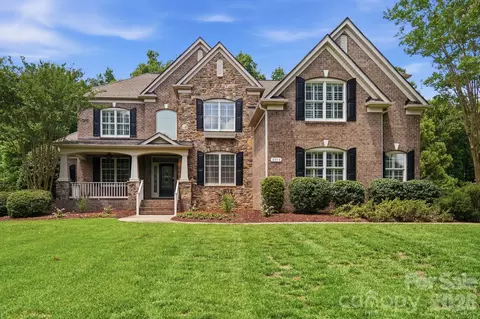 2016 Autumn Blossom Ln, Waxhaw, NC 28173
