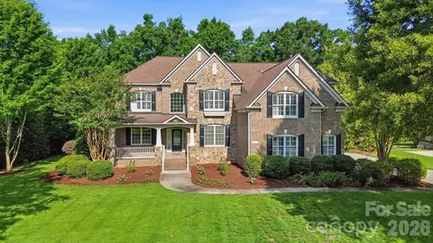 2016 Autumn Blossom Ln, Waxhaw, NC 28173