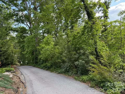 53 Will 2 Rd #2, Hendersonville, NC 28792