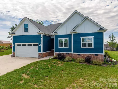 2725 Eagle Dr, Lincolnton, NC 28092