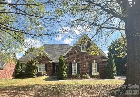 172 Eaglecrest Dr, Matthews, NC 28104