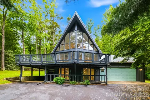 70 Skyline Dr, Hendersonville, NC 28791