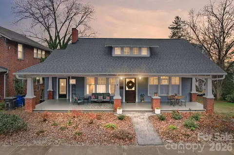 202 S Oak St, Statesville, NC 28677