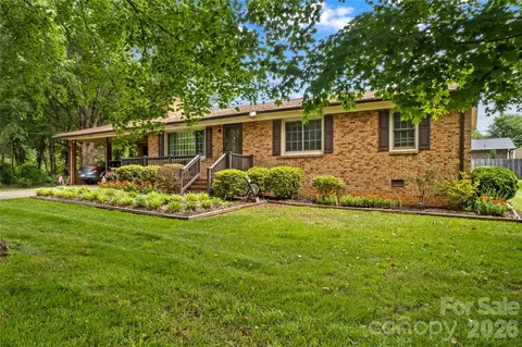 132 Polly Dr, Statesville, NC 28625