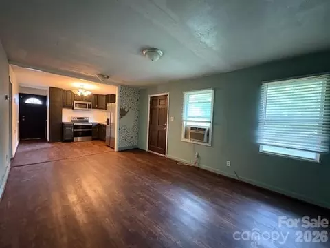 Living - 38 8th Avenue Se Dr SE, Hickory, NC 28602 photo 2 of 2