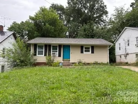 38 8th Avenue Se Dr SE, Hickory, NC 28602