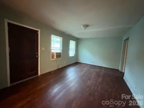 Living - 38 8th Avenue Se Dr SE, Hickory, NC 28602 photo 1 of 2