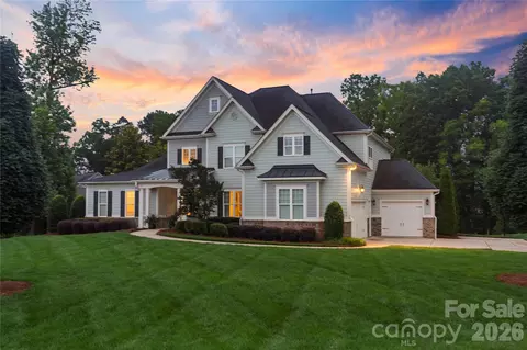 200 Seven Oaks Lndg, Belmont, NC 28012