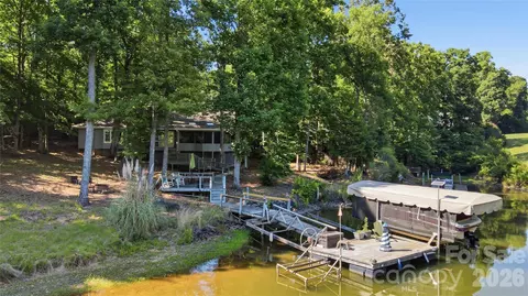 36 Water Thrush Rd, Lake Wylie, SC 29710