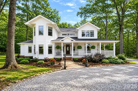 18634 Newsome Rd, Oakboro, NC 28129