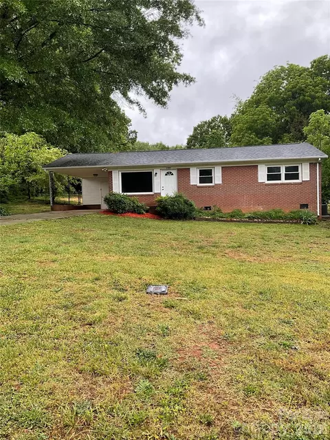 2346 Woodleaf Dr, Gastonia, NC 28052