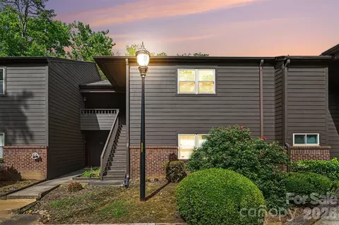 8015 Cedar Glen Dr, Charlotte, NC 28212