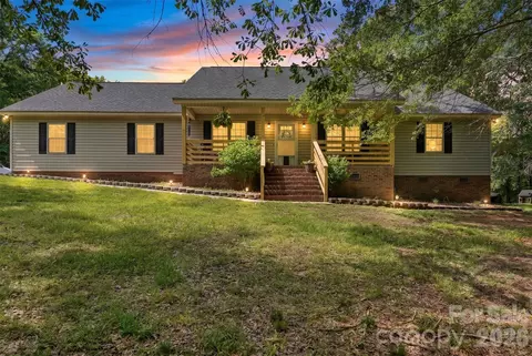 1739 Westbrook Rd, Edgemoor, SC 29712