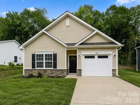103 Trexler Ave, Mount Holly, NC 28120