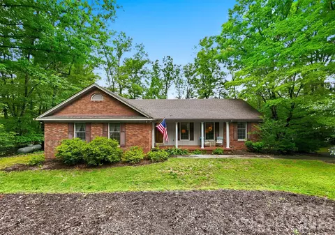 104 Laurelwood Dr, Morganton, NC 28655