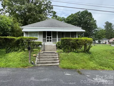 831833 N Oak St, Hendersonville, NC 28739
