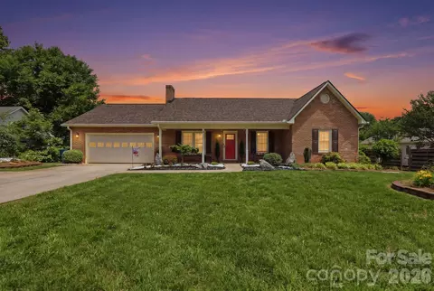4 Fox Ridge Dr, Granite Falls, NC 28630