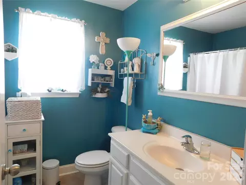 Bath - 5402 Griffith Rd, Monroe, NC 28112 photo 2 of 3