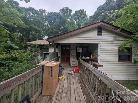 1218 Essex St # -B, Gastonia, NC 28052