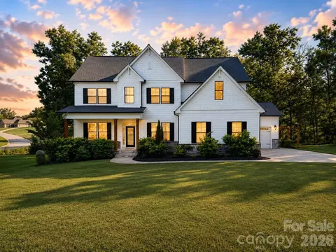 228 Herd Path Ct, Clover, SC 29710