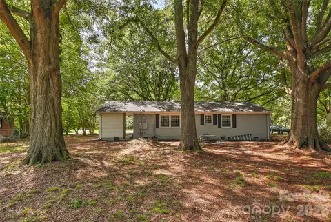 Exterior - 2515 Carroll St, Monroe, NC 28110 photo 4 of 6