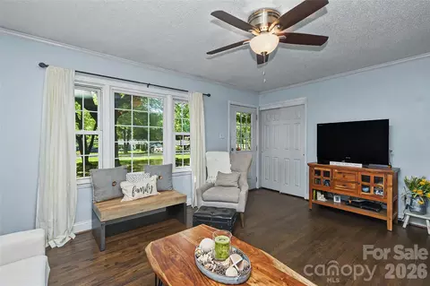 Living - 2515 Carroll St, Monroe, NC 28110 photo 2 of 3