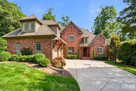 1405 Elmsford Ln, Matthews, NC 28105
