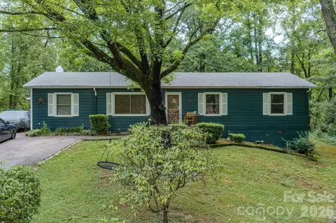 112 Amelia Dr, Hendersonville, NC 28792