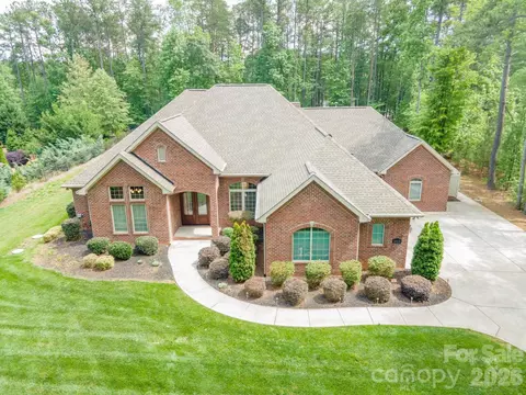 6410 Harbor Oaks Dr, Denver, NC 28037