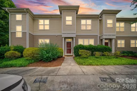 2422 Loch Stone Dr, Gastonia, NC 28054