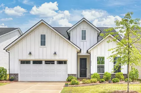 8044 Brookbank Dr, Charlotte, NC 28269