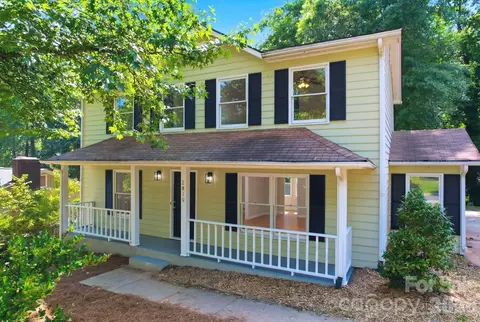 2819 Royal Ridge Ln, Charlotte, NC 28212