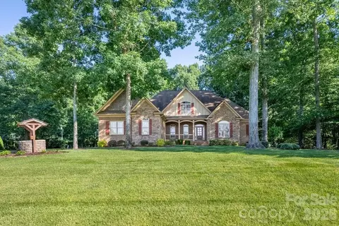 8325 Curico Ln, Charlotte, NC 28227