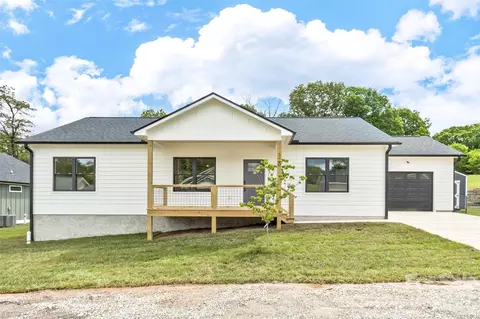 112 Peyton Elaine Rd, Clyde, NC 28721