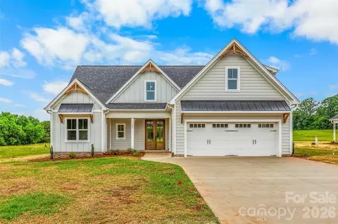 184 Armsworthy Rd, Advance, NC 27006