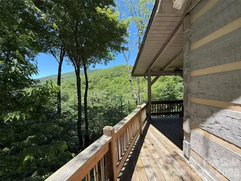 311 Copper Spur Dr, Maggie Valley, NC 28751