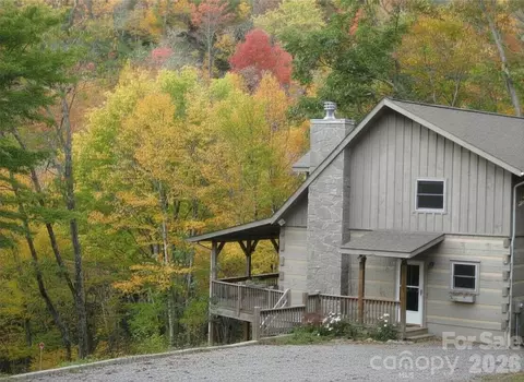 311 Copper Spur Dr, Maggie Valley, NC 28751