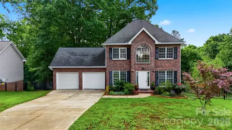 1737 9th Street Se Pl SE, Hickory, NC 28602