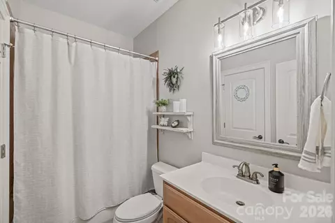 Bath - 7809 Oak Haven Ln, Stanley, NC 28164 photo 2 of 4
