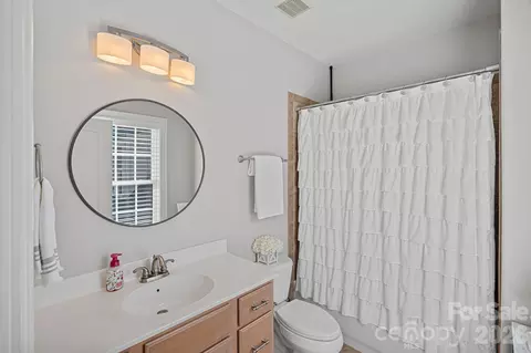 Bath - 7809 Oak Haven Ln, Stanley, NC 28164 photo 4 of 4