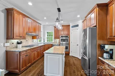 Kitchen - 7809 Oak Haven Ln, Stanley, NC 28164 photo 2 of 4