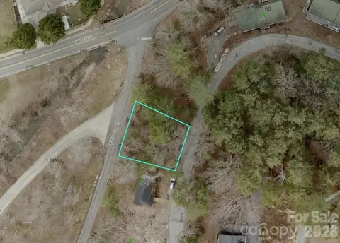 000 Toms Park 66 Cir #66, Hendersonville, NC 28792
