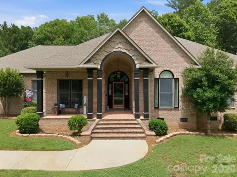 1705 29th Avenue Ne Pl NE, Hickory, NC 28601
