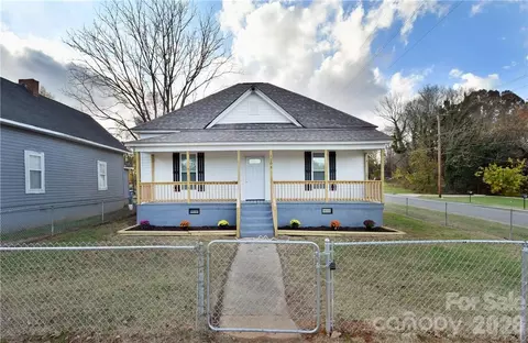 1204 4th St, Statesville, NC 28677