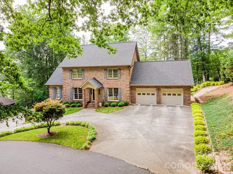 236 Robinwood Ne Cir NE, Lenoir, NC 28645