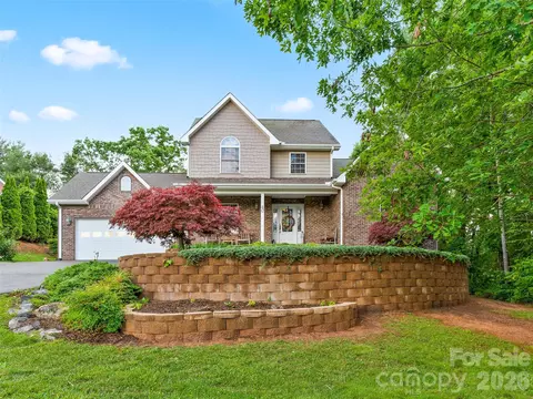 40 Hope Rd, Weaverville, NC 28787